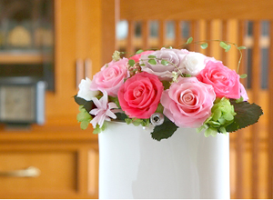 ご家庭にある花器にお花を飾りませんか？